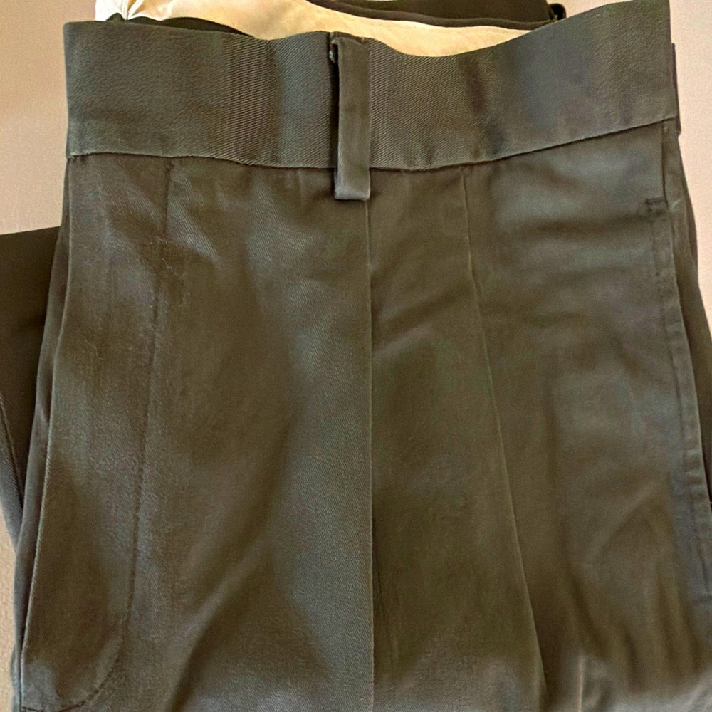 L.L.Bean Men's 34x28 Gray Cotton Twill Regular Fit Straight Pleated Zip Pants